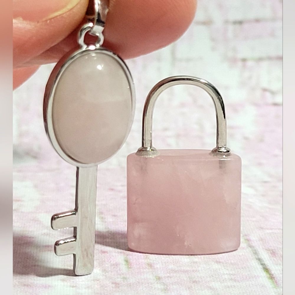 Rose‎ Quartz Lock & Key Pendant